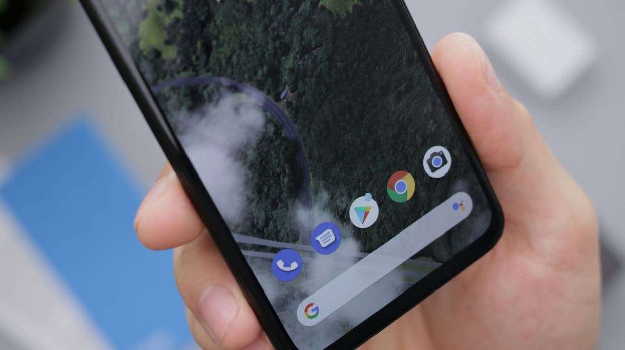 Google Unveils Android 17 with Advanced AI Features, Challenging Apple