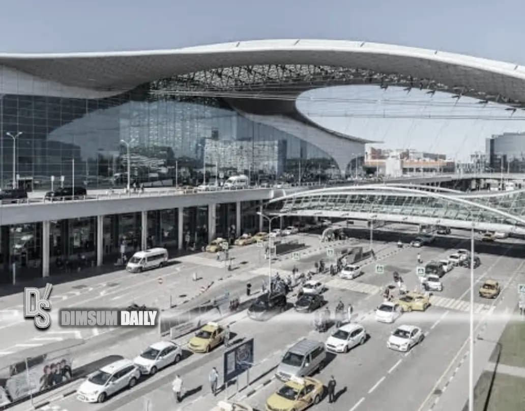 Les aéroports de Moscou brièvement fermés après l'interception de dizaines de drones