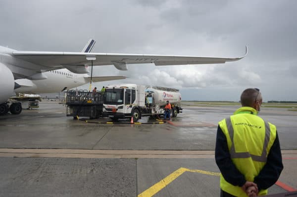 European Airports Face Fuel Crisis as Key Shipping Lane Remains Closed