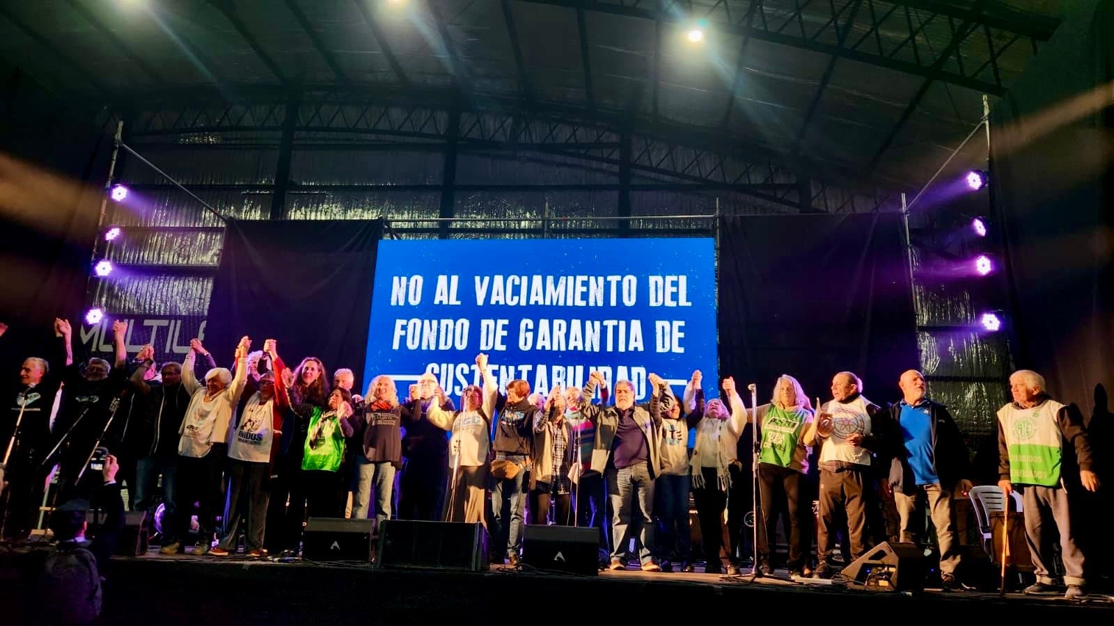 Des milliers de retraités se mobilisent contre l'austérité en Argentine