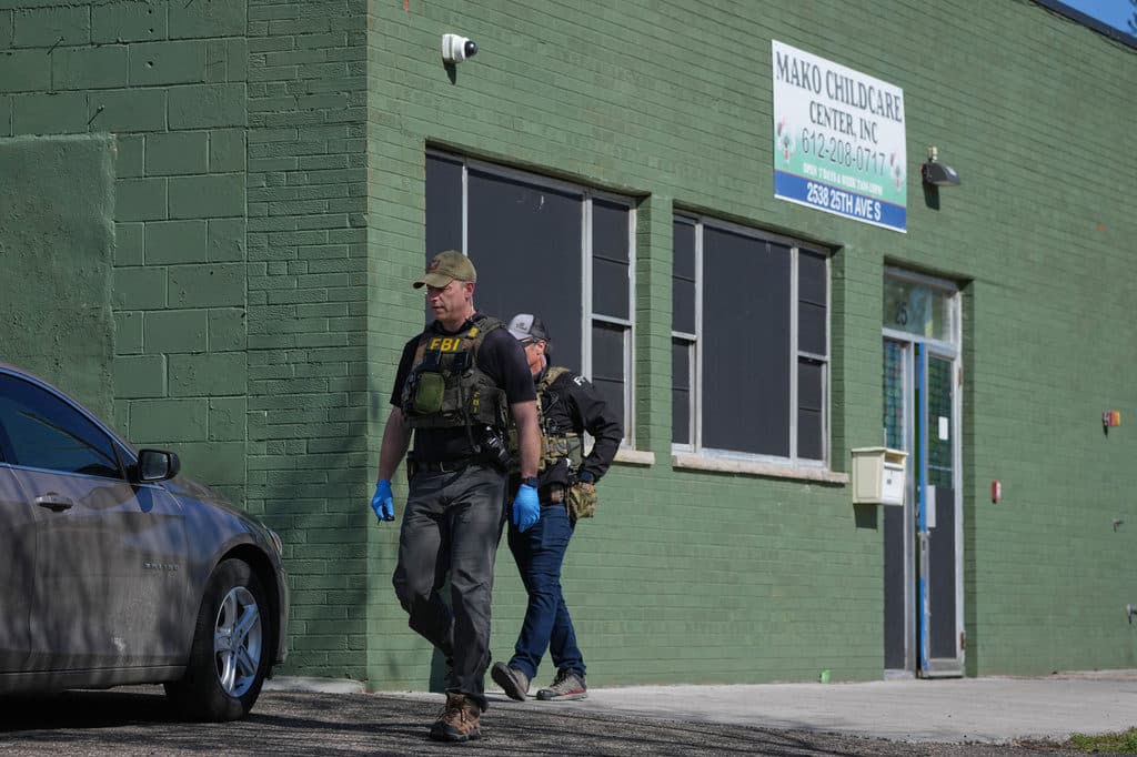Le FBI mène des perquisitions dans des entreprises du Minnesota dans le cadre d'une vaste enquête pour fraude