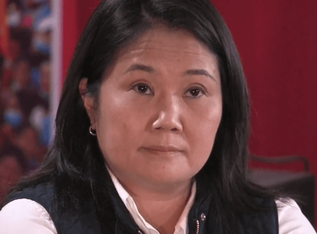 Élection présidentielle au Pérou trop serrée pour être tranchée : Sanchez mène Fujimori d'une courte avance