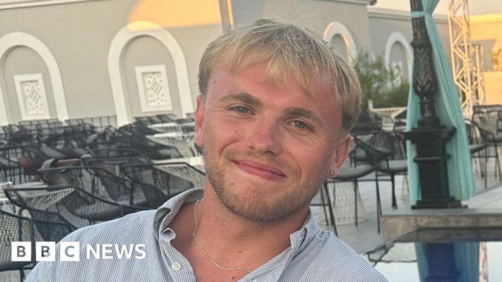 Friends Urge Early Scans After Young Man Dies of Testicular Cancer