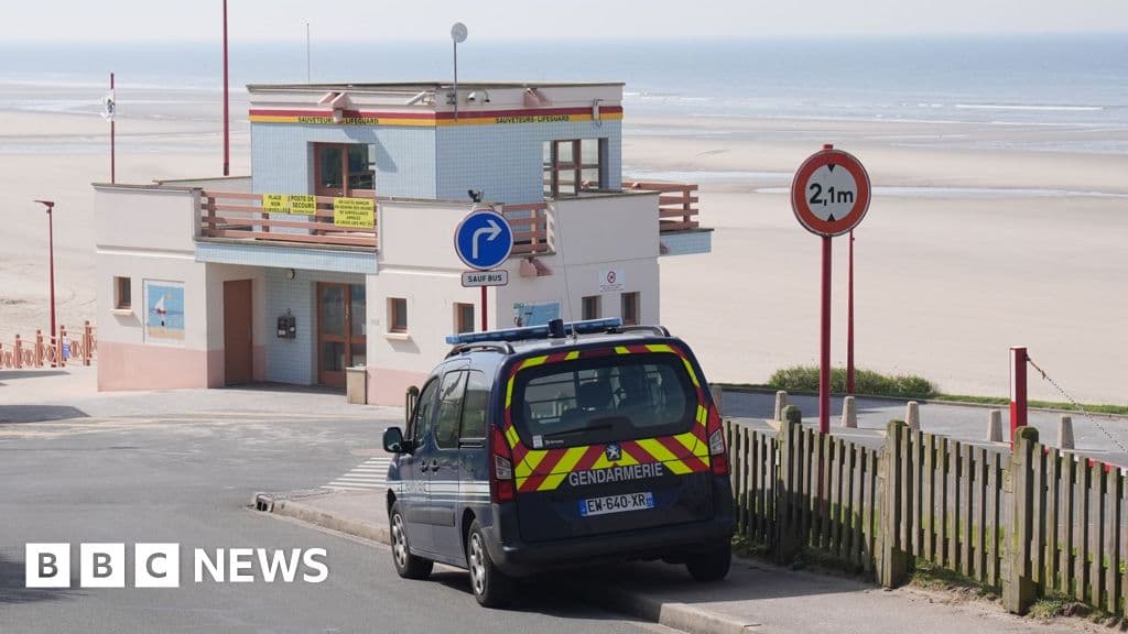 Quatre morts lors d'une traversée périlleuse de la Manche en bateau ; un arrestation.