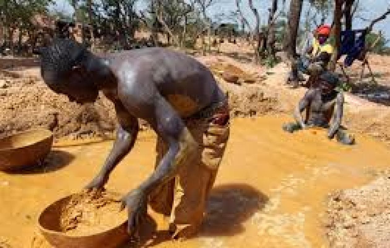 Guinée : 11 morts dans l'effondrement d'une mine d'or artisanale, dont 10 femmes