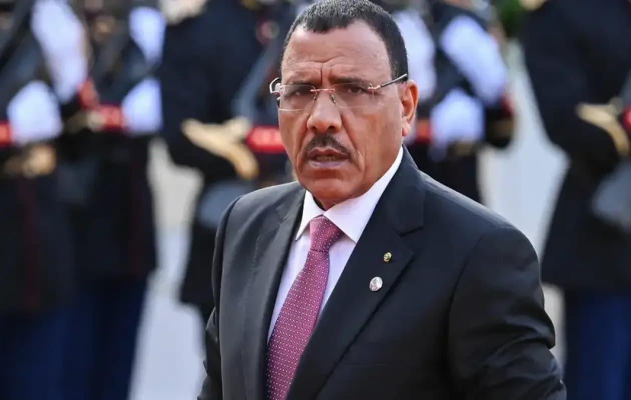 Le mandat de Mohamed Bazoum prend fin, mais il reste détenu après le coup d'État