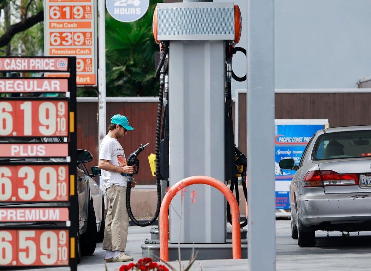 US Inflation Surges in March, Driven by Middle East Conflict and Energy Costs