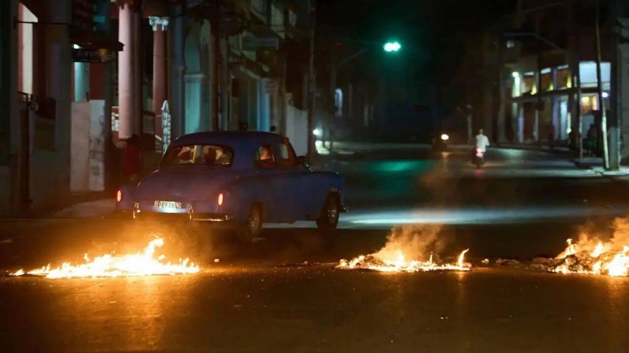 Cuba fait face à des pannes d'électricité généralisées et à des manifestations dans un contexte de grave pénurie de carburant