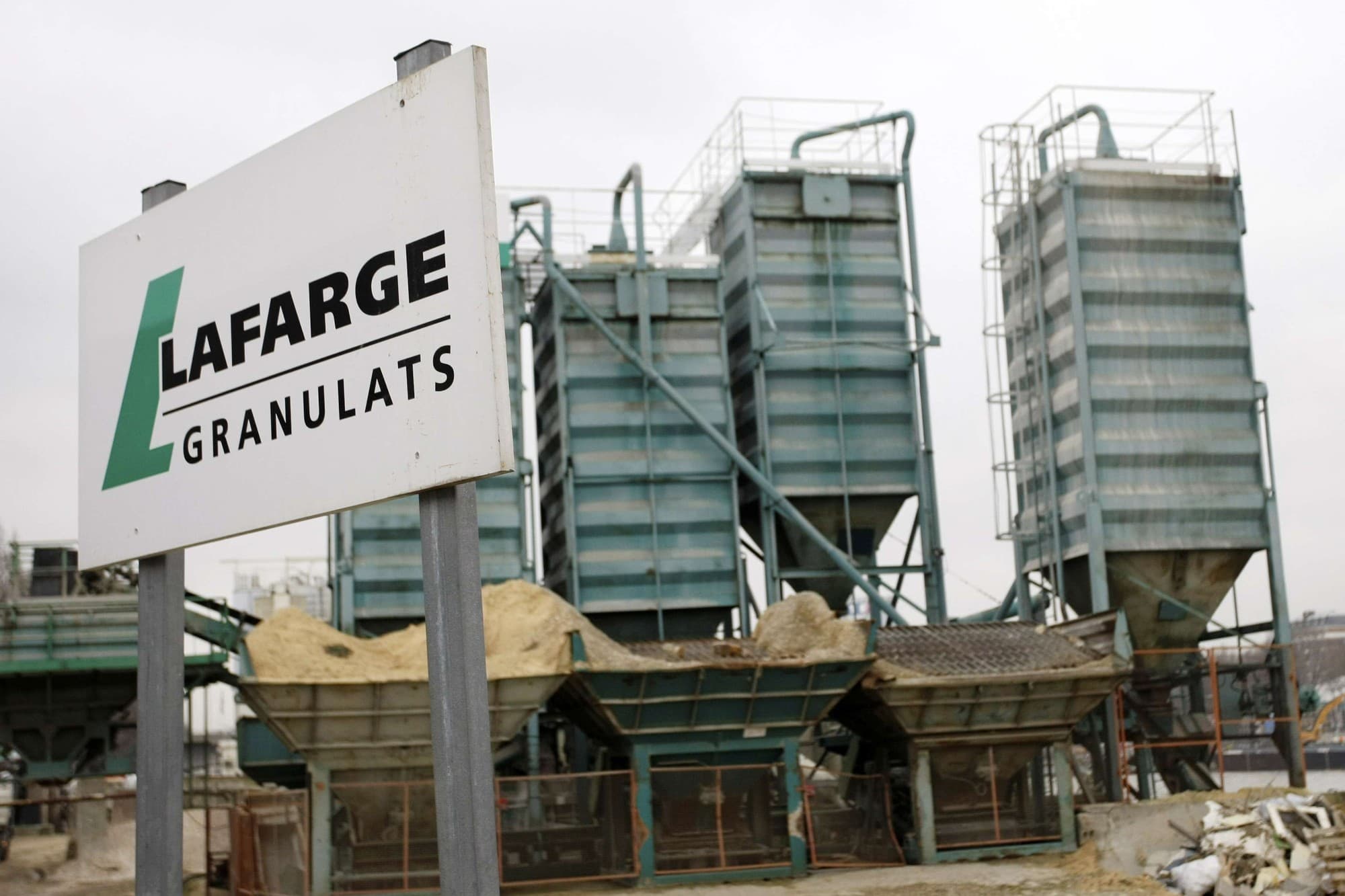 Lafarge condamné pour financement du terrorisme en Syrie et pour avoir payé l'EI