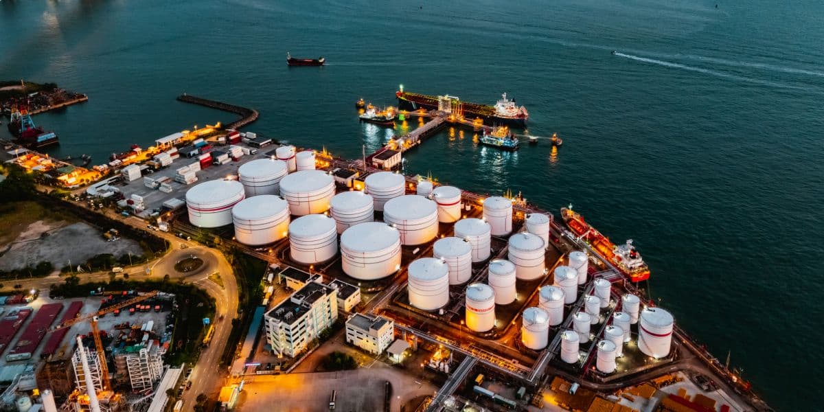 Olieprijs stijgt boven $110 ondanks hoop op akkoord VS-Iran; financiële markten lijken crisis al ingeprijsd