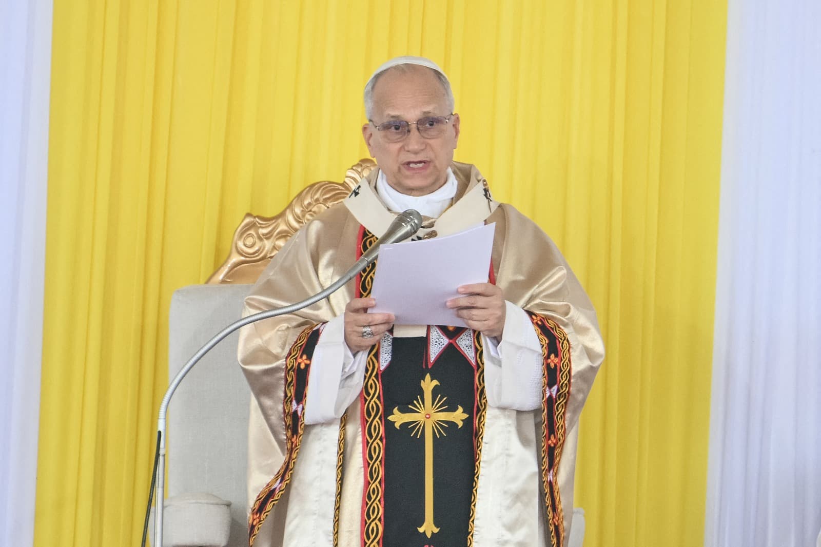 Pope Condemns Tyrants, Calls for Peace in Cameroon Amidst Conflict