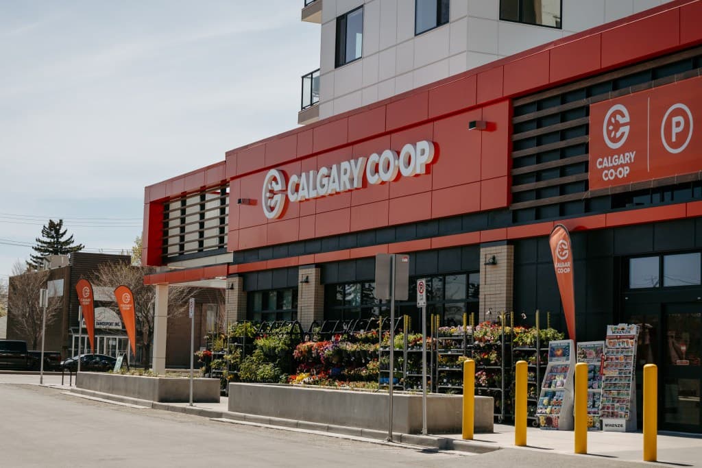 One dead, bystander injured in Calgary shooting linked to organized crime
