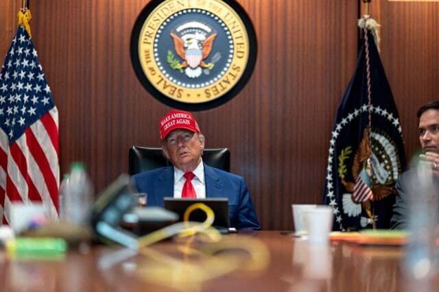 Irans Krieg gegen die USA: Trump droht mit Dauer-Blockade – Frieden ungewiss