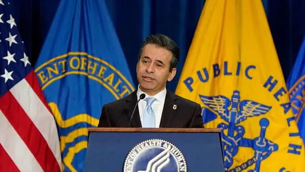 FDA Chief Resigns Amid Vaping and Abortion Pill Controversies; Trump Appoints Acting Leader