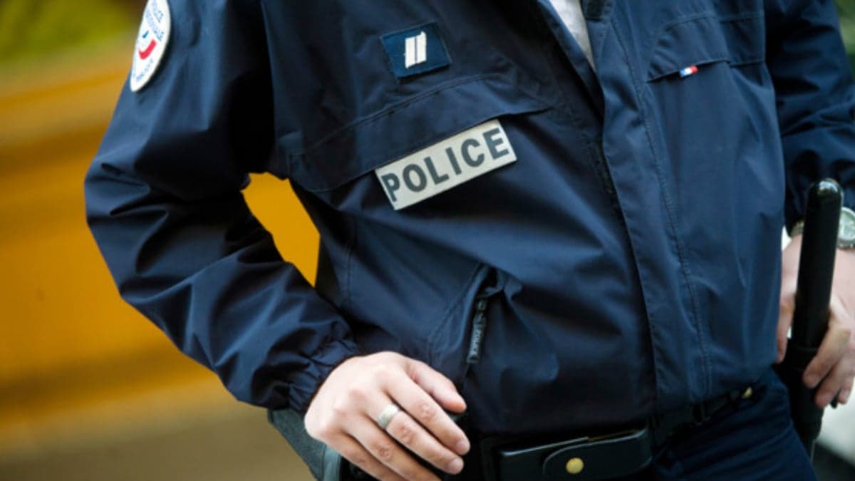 Hallan a niño desnudo y desnutrido encerrado en una furgoneta en Francia