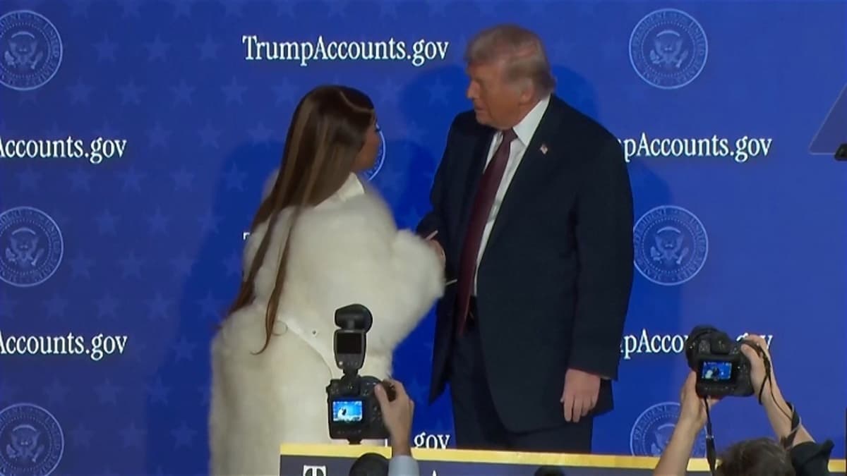 Nicki Minaj verklaart zich 'grootste fan' van Trump en steunt hem financieel