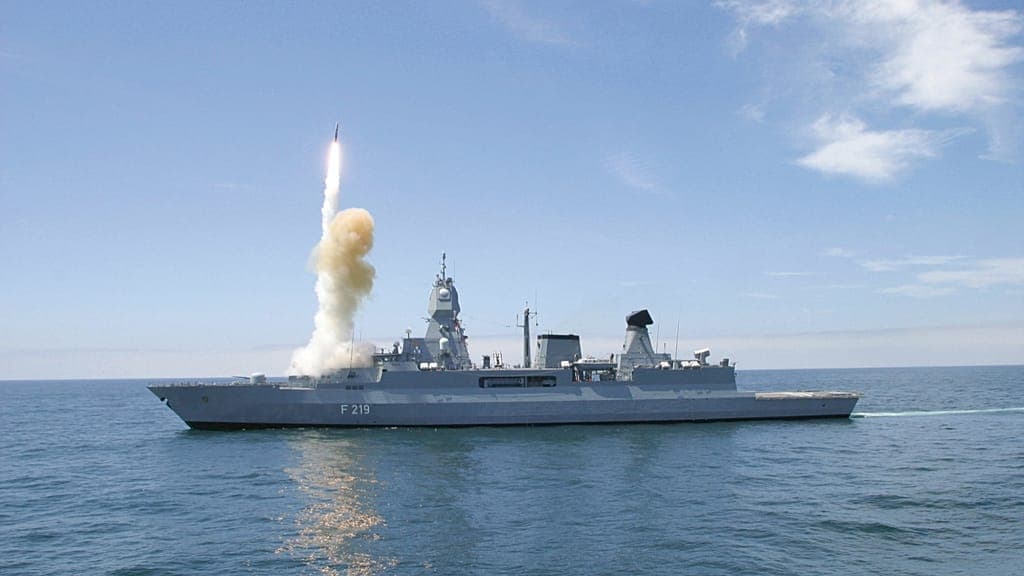 German Navy's New Fregatte Under Construction Amid Delays