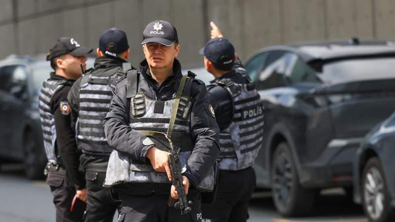 Gunmen attack near Israeli consulate in Istanbul; ISIS link suspected, one killed