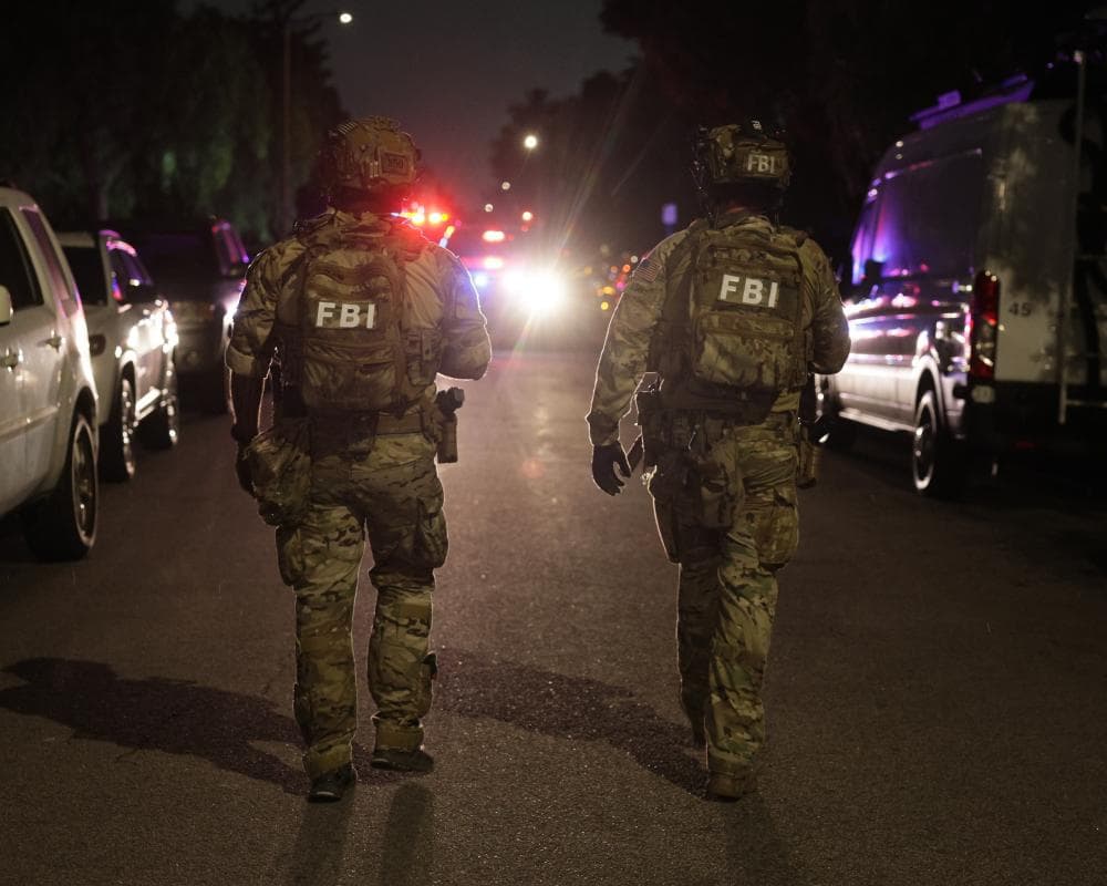 Un homme armé inculpé pour tentative d'assassinat du président lors d'un dîner à la Maison Blanche