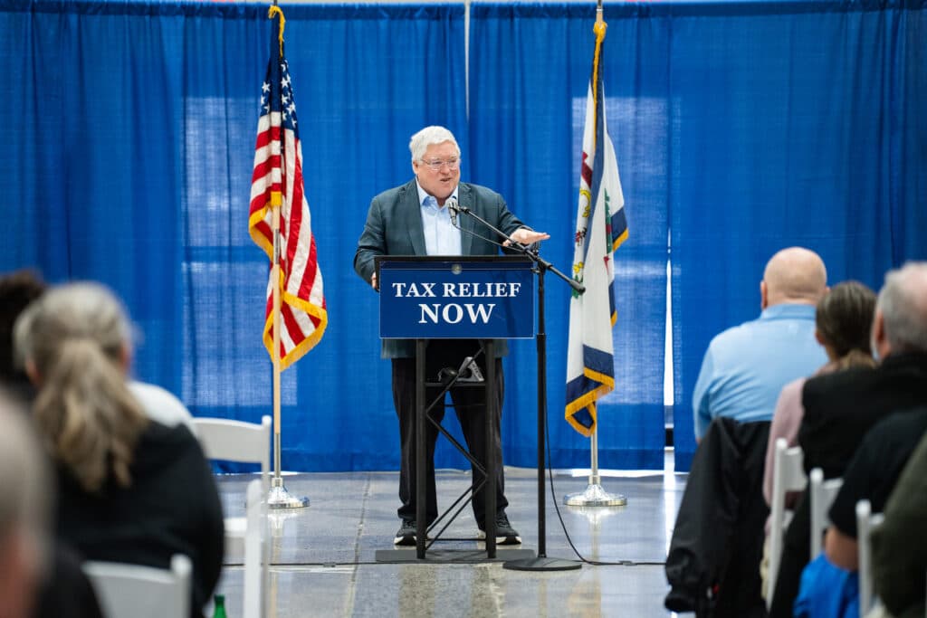 West Virginia Governor Signs 5% Income Tax Cut into Law