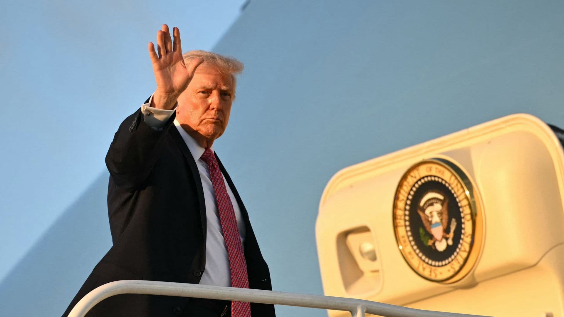 Trump critique l'OTAN et menace de ne plus protéger ses alliés
