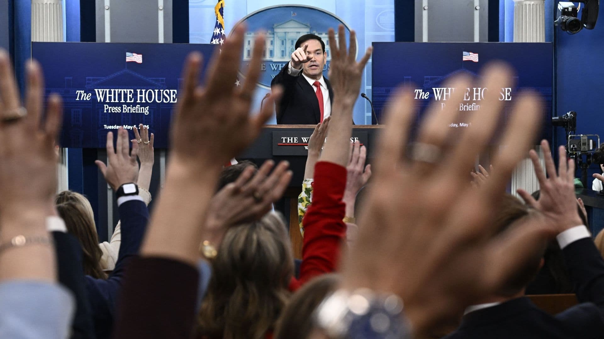 Escalade de tensions : l'Iran et les États-Unis s'affrontent dans le détroit d'Ormuz, Israël frappe au Liban