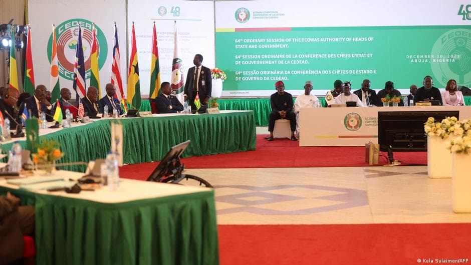 La Cédéao lève les sanctions contre la Guinée après plus de quatre ans