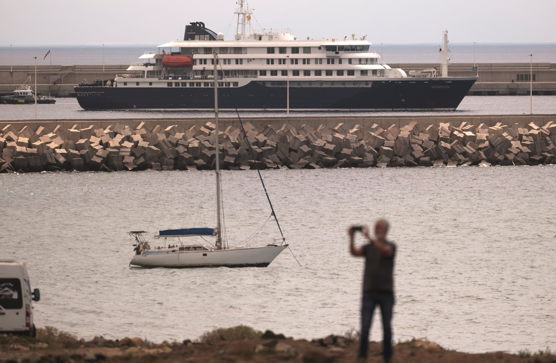México descarta presencia de hantavirus tras brote en crucero; riesgo es mínimo
