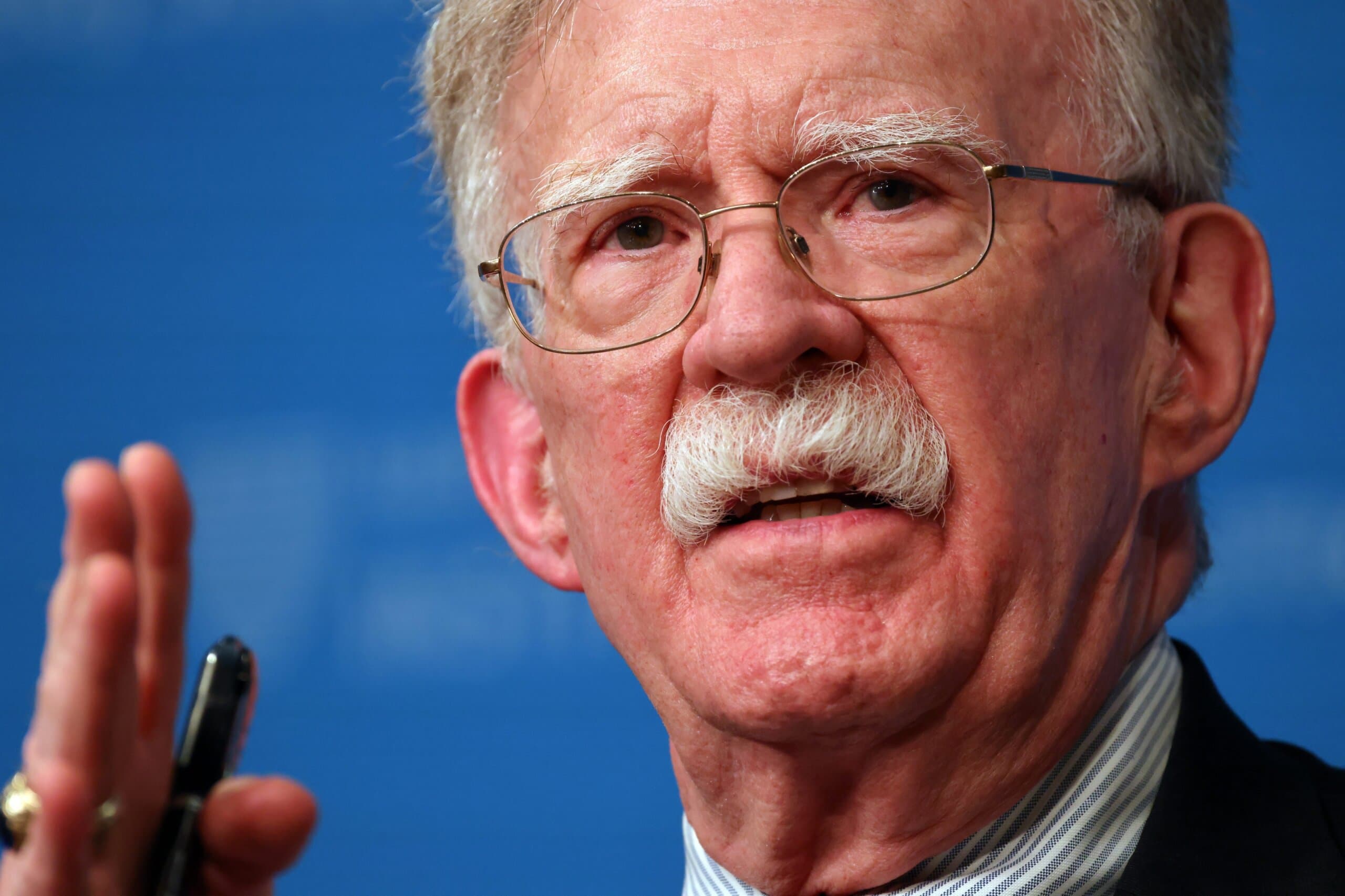 L'ancien conseiller de Trump, John Bolton, accepte un accord de plaidoyer dans l'affaire des documents classifiés