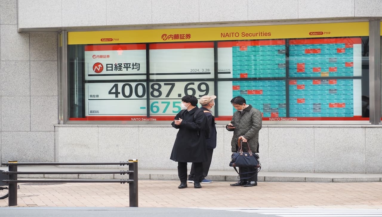Les marchés asiatiques chutent sur fond de vente massive de valeurs technologiques et de tensions au Moyen-Orient