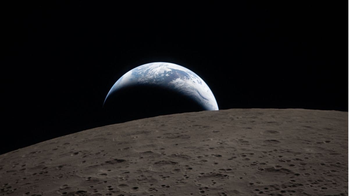 Les astronautes d'Artémis II reviennent sur Terre après un incroyable survol de la Lune