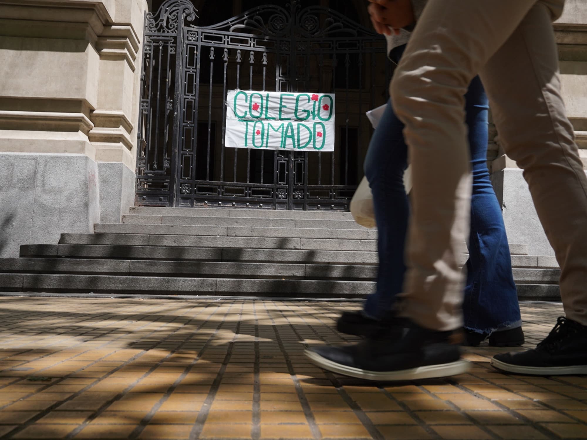 Des étudiants occupent des établissements emblématiques en Argentine pour défendre l'éducation publique
