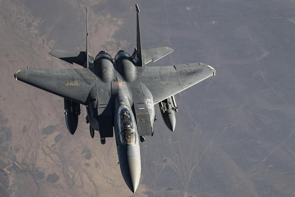 Piloto de EE.UU. rescatado en Irán tras audaz operación; Trump destaca victoria militar