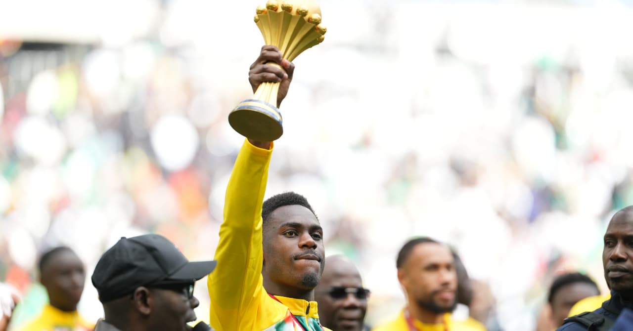 Le Sénégal défie la CAF en arborant son étoile de champion lors du match contre le Pérou