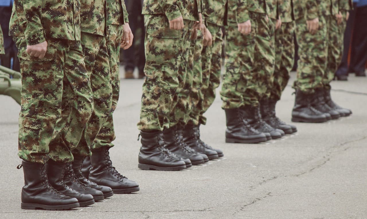 Un tribunal bloque l'interdiction de Trump concernant les militaires transgenres