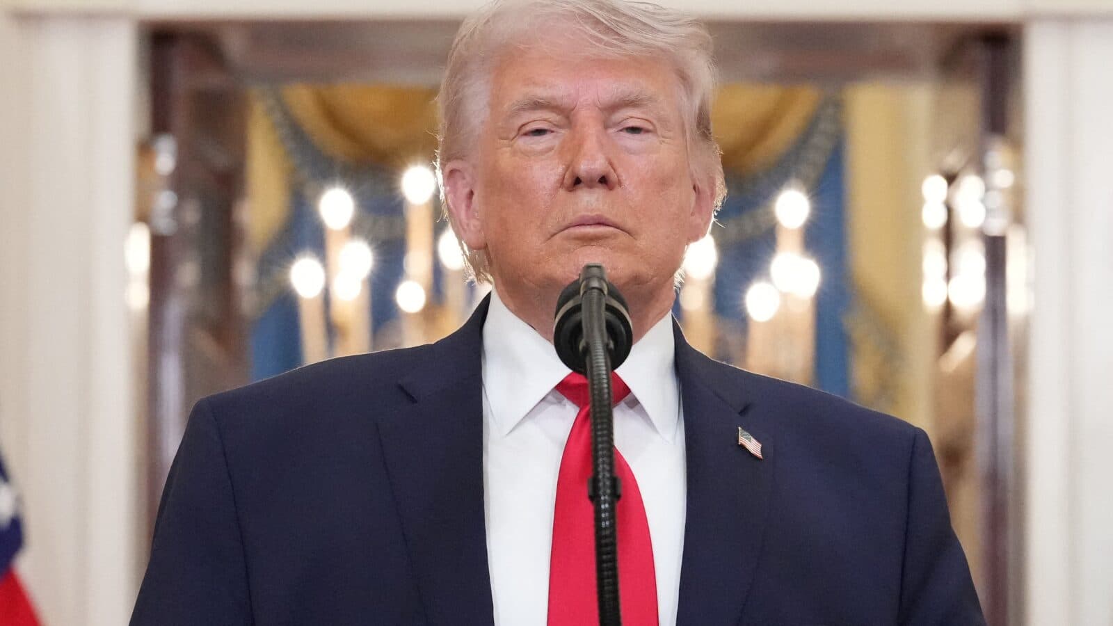 Trump déclare le cessez-le-feu avec l'Iran « sous assistance respiratoire » et menace de relancer les opérations