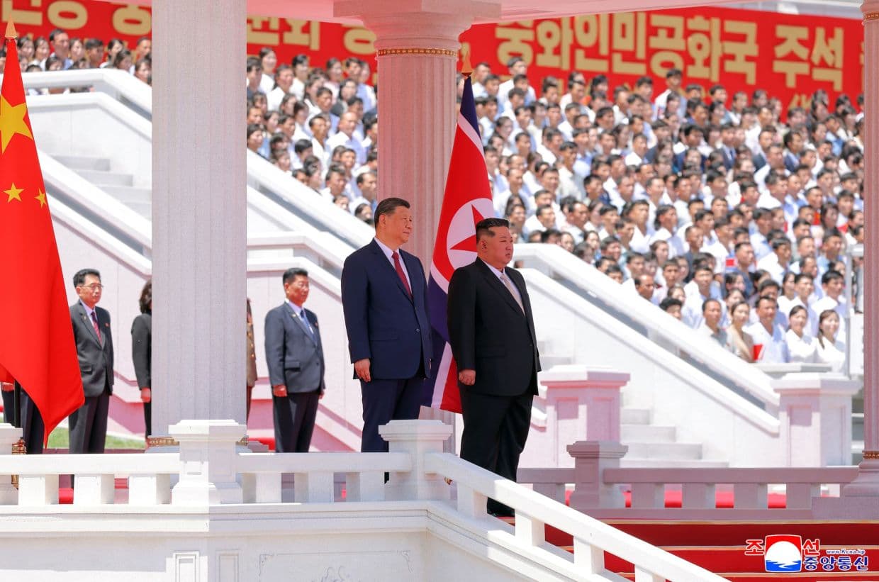 Xi Jinping se rend en Corée du Nord et promet une coopération accrue avec Kim Jong Un