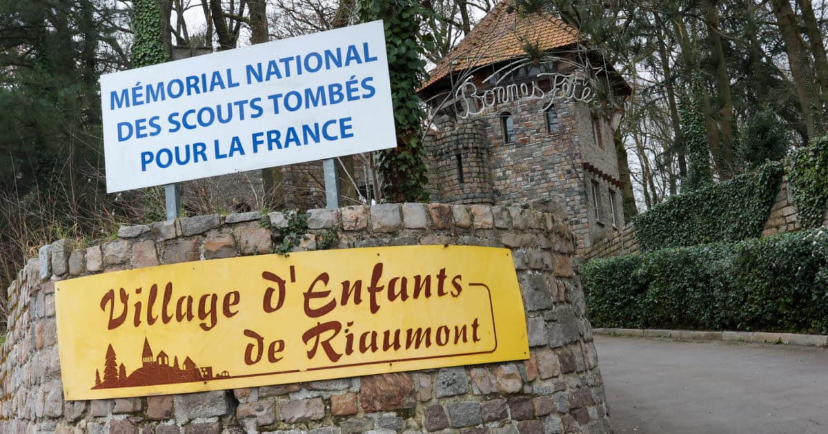 Trois prêtres traditionalistes de Riaumont visés par une enquête canonique pour violences sur mineurs