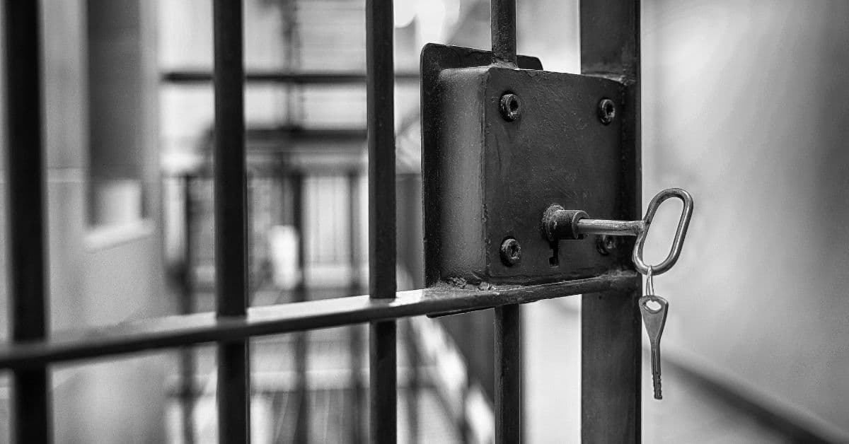 Drei Männer im Collin County wegen schwerer Sexualverbrechen gegen Kinder angeklagt