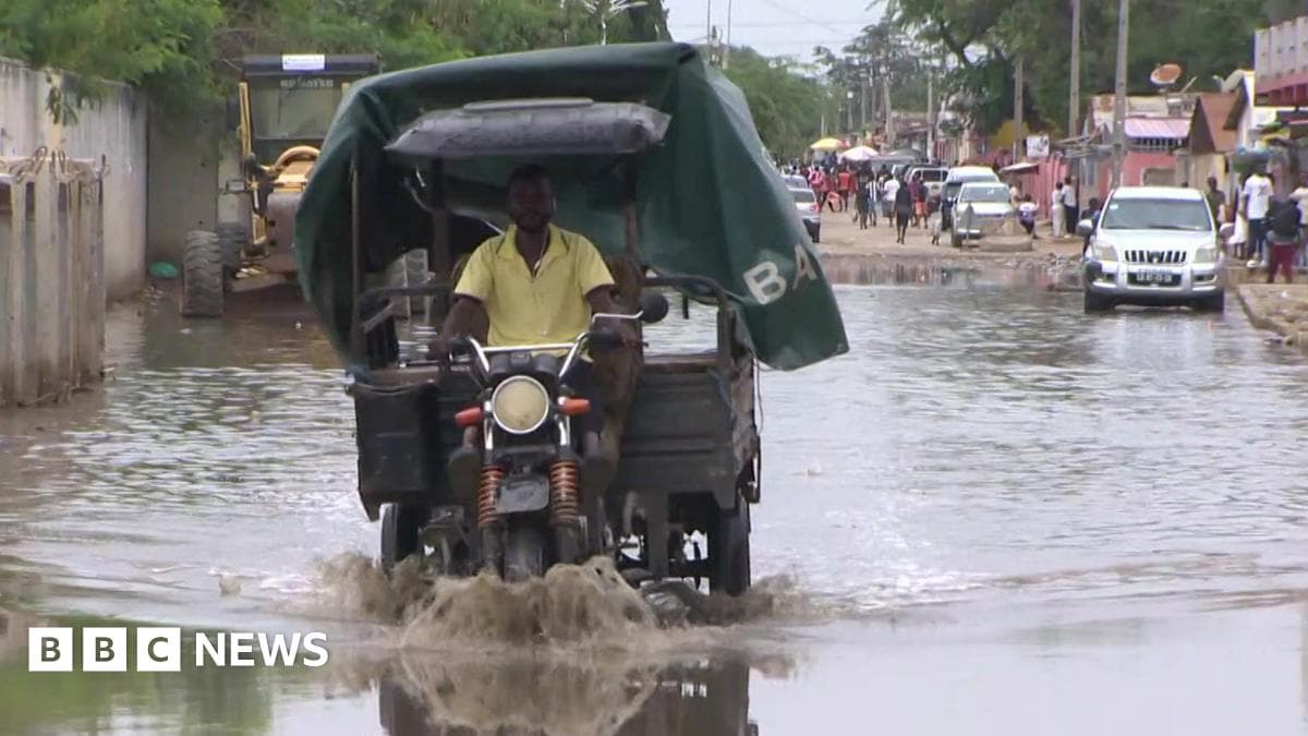 Deadly floods sweep through Angola
