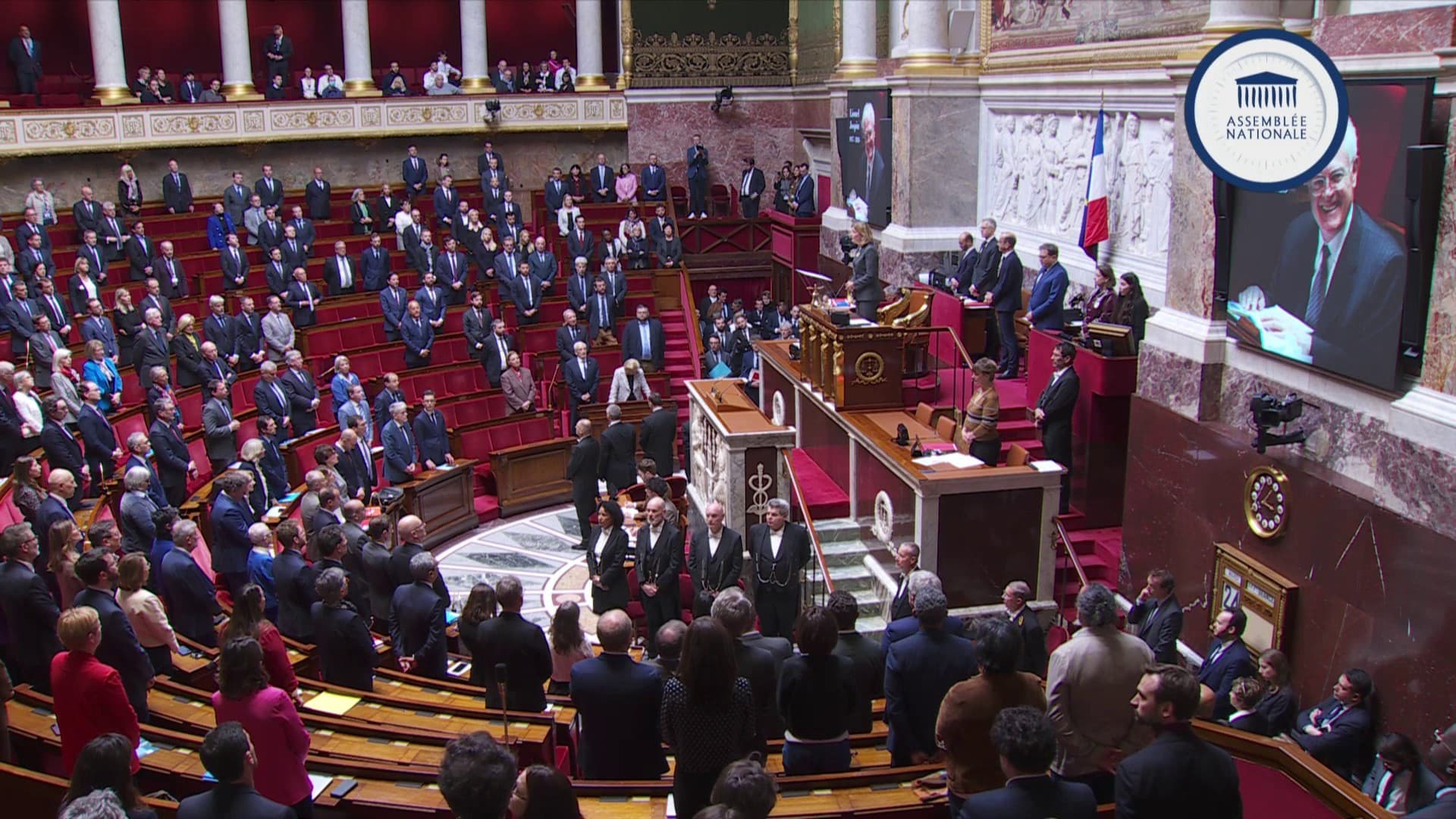 France: Parliament votes to scrap anti-pollution zones for cars