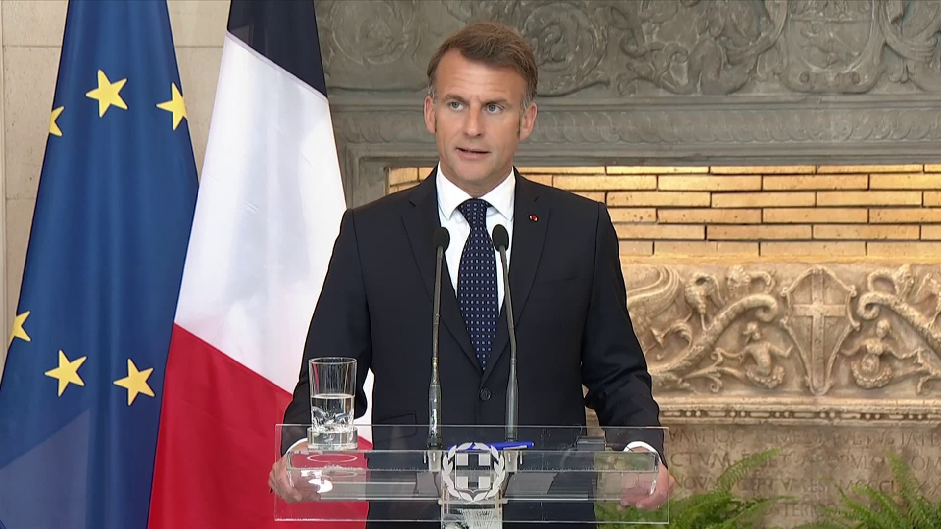 Macron plaide pour étaler la dette Covid européenne et émettre de nouveaux emprunts