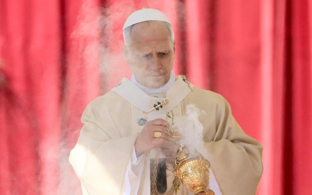 Pape Léo XIV : un an de pontificat marqué par la paix, la tradition et des tensions avec Trump