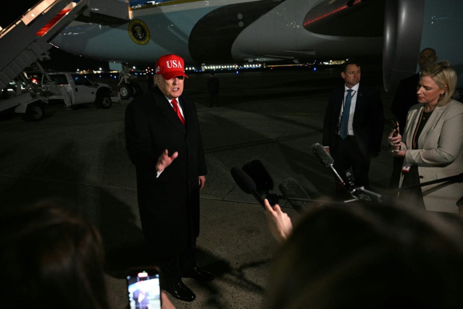 Tensions: Les USA imposent un blocus aux ports iraniens, le pétrole s'envole