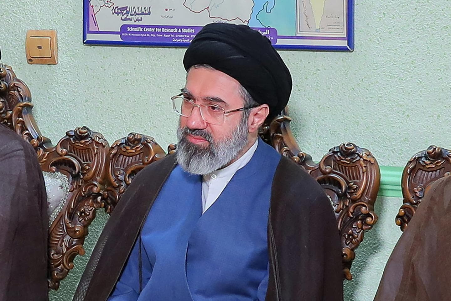 Mojtaba Khamenei est le nouveau guide suprême de l'Iran, succédant à son père dans un contexte de guerre régionale intense.