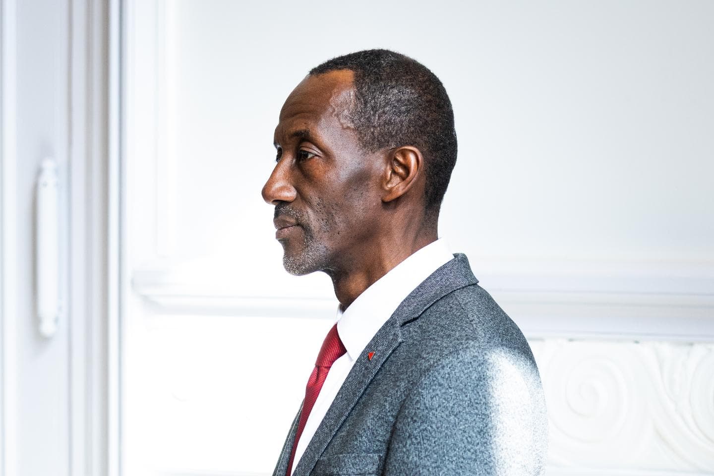 Une chaîne d'information française accusée de racisme après des commentaires sur un maire noir