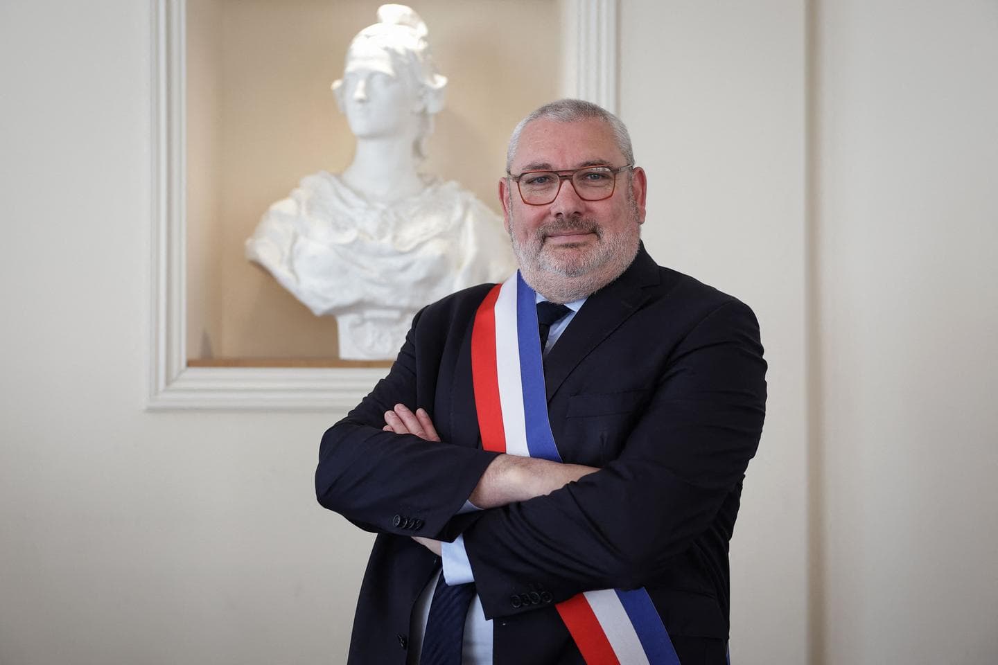 En France, des maires d'extrême droite retirent les drapeaux européens des mairies