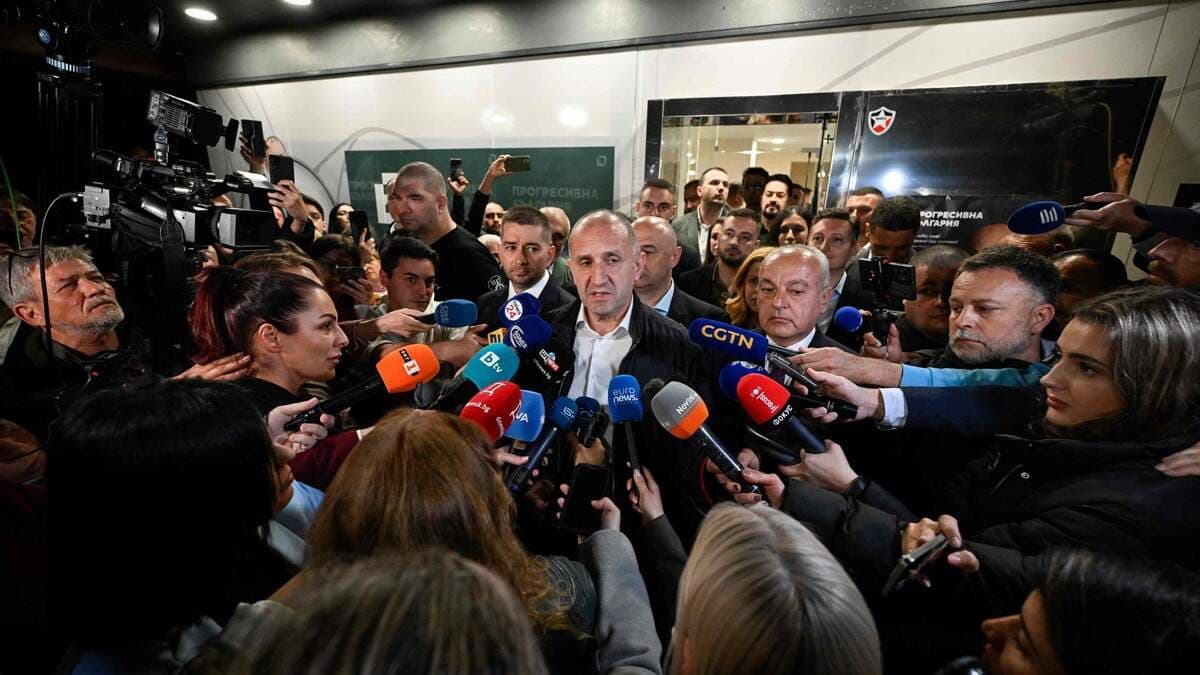 Rumen Radev Secures Landslide Victory in Bulgaria, Vows to End Gridlock and Corruption
