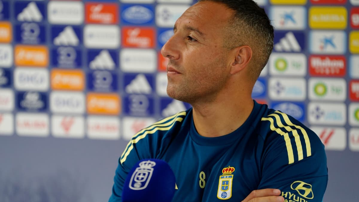 Santi Cazorla disfruta su sueño de jugar con el Oviedo en la máxima categoría