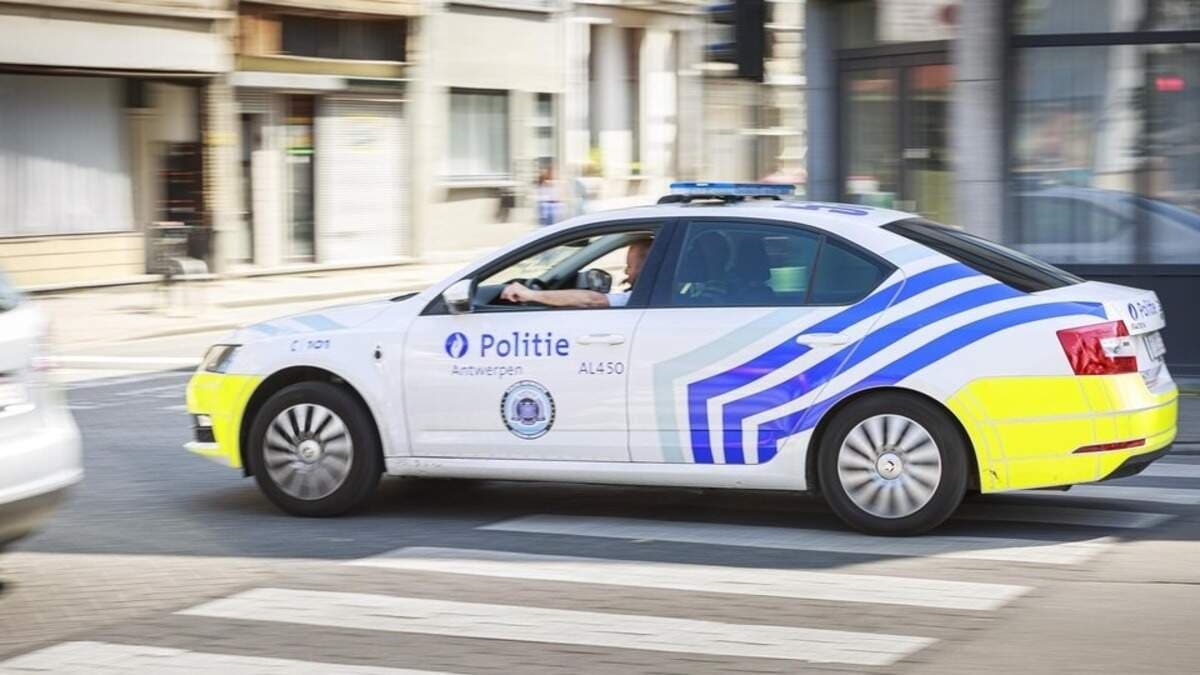 Tienduizenden euro's boete en rijbewijs ingevorderd na bromfietsachtervolging in Antwerpen